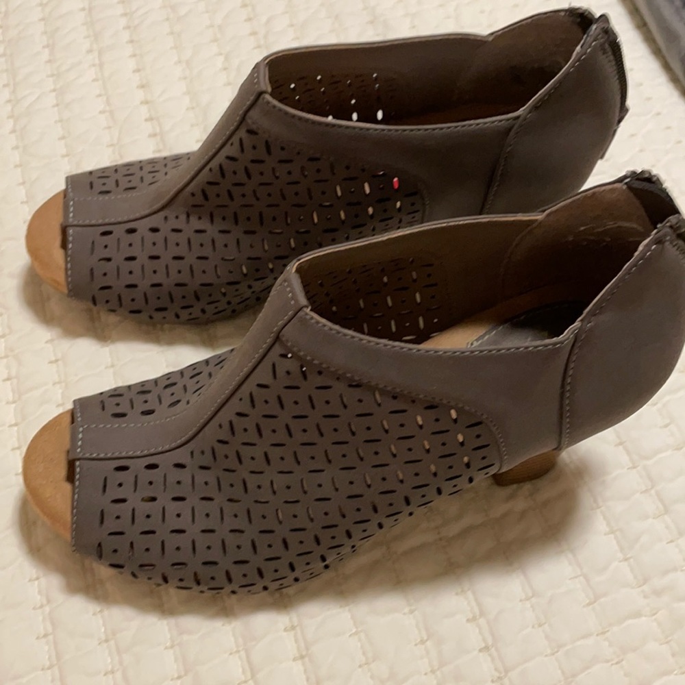 Giani Bernini Open Toe Booties size 7.5